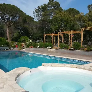 D'hôtes Les Mayombes Couette-café Roquebrune-sur Argens